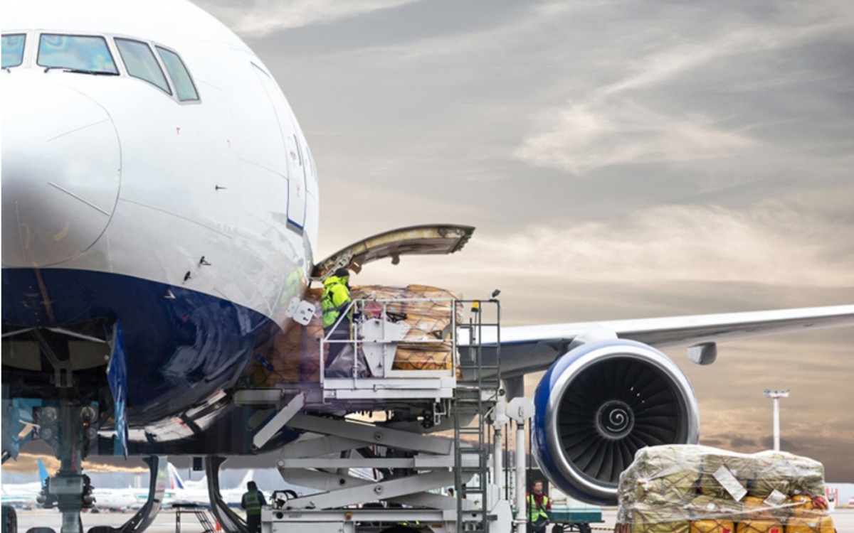 ¿Cuándo se utiliza el transporte aéreo?