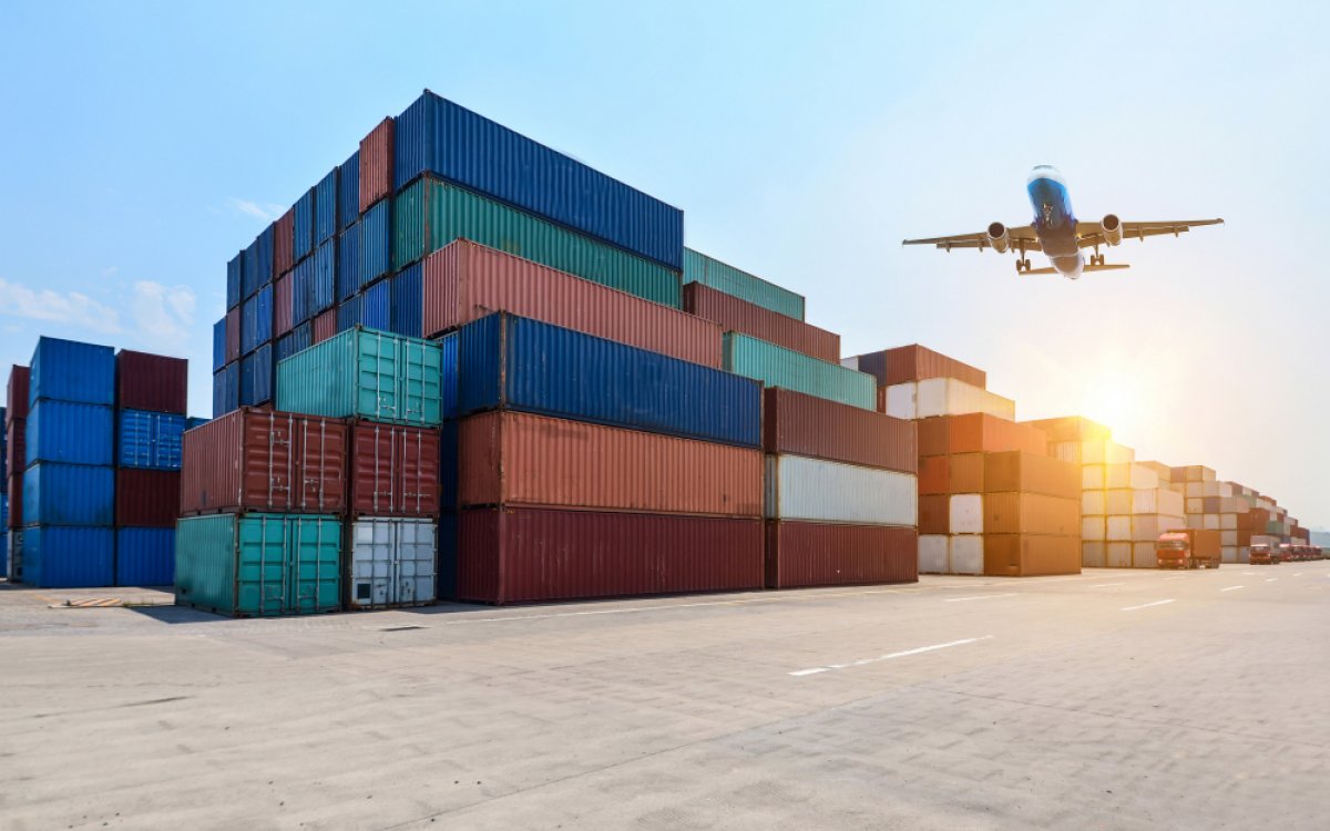 Fret aérien ou fret maritime : lequel est le plus adapté à votre entreprise ?