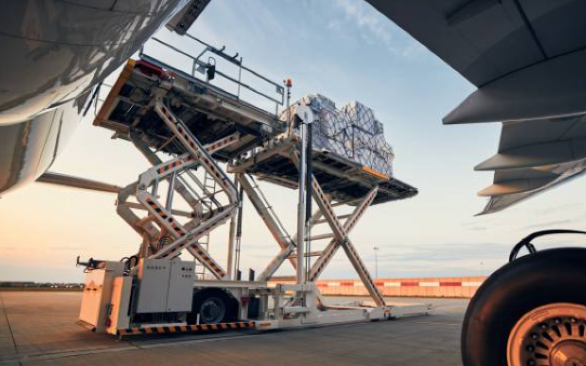 Preparing cargo for import and/or export by air