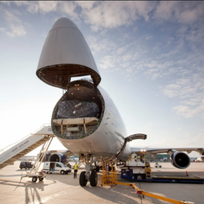 ¿Cuánto tiempo tarda el transporte aéreo internacional?