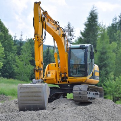 Envío de una excavadora Komatsu desde Koper, Eslovenia a Aqaba, Jordania: