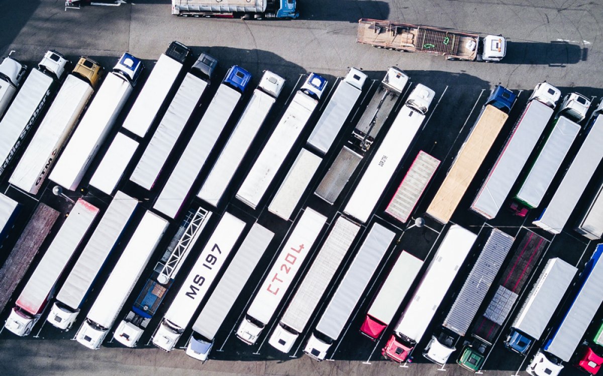 Loading of 5 vehicles from Spain to Africa